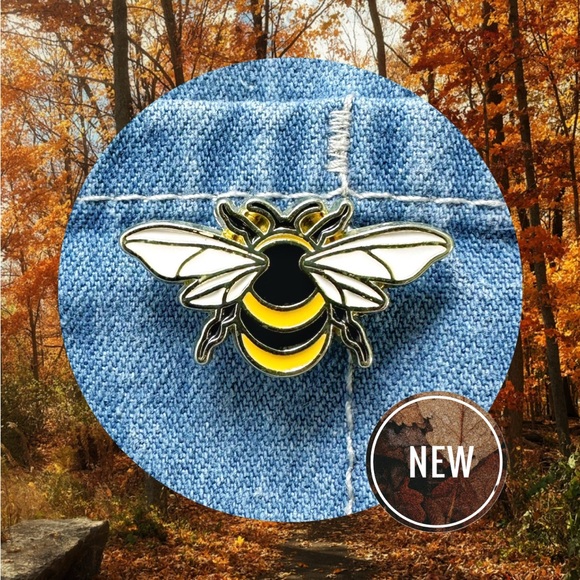 Bumble Bee Enamel Pin - Picture 1 of 3